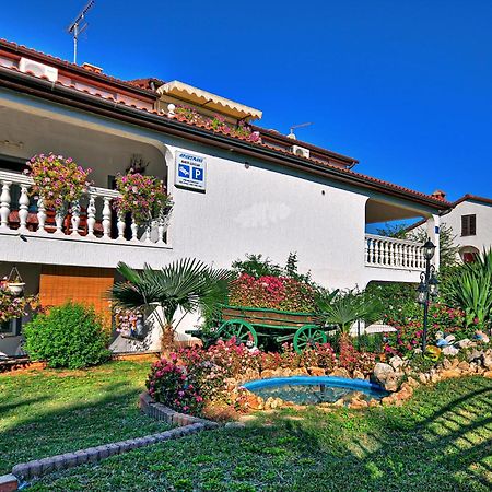 House Lucija Apartment Porec Exterior photo
