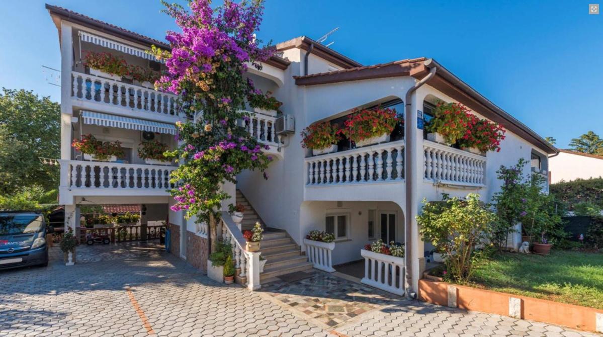 House Lucija Apartment Porec Exterior photo
