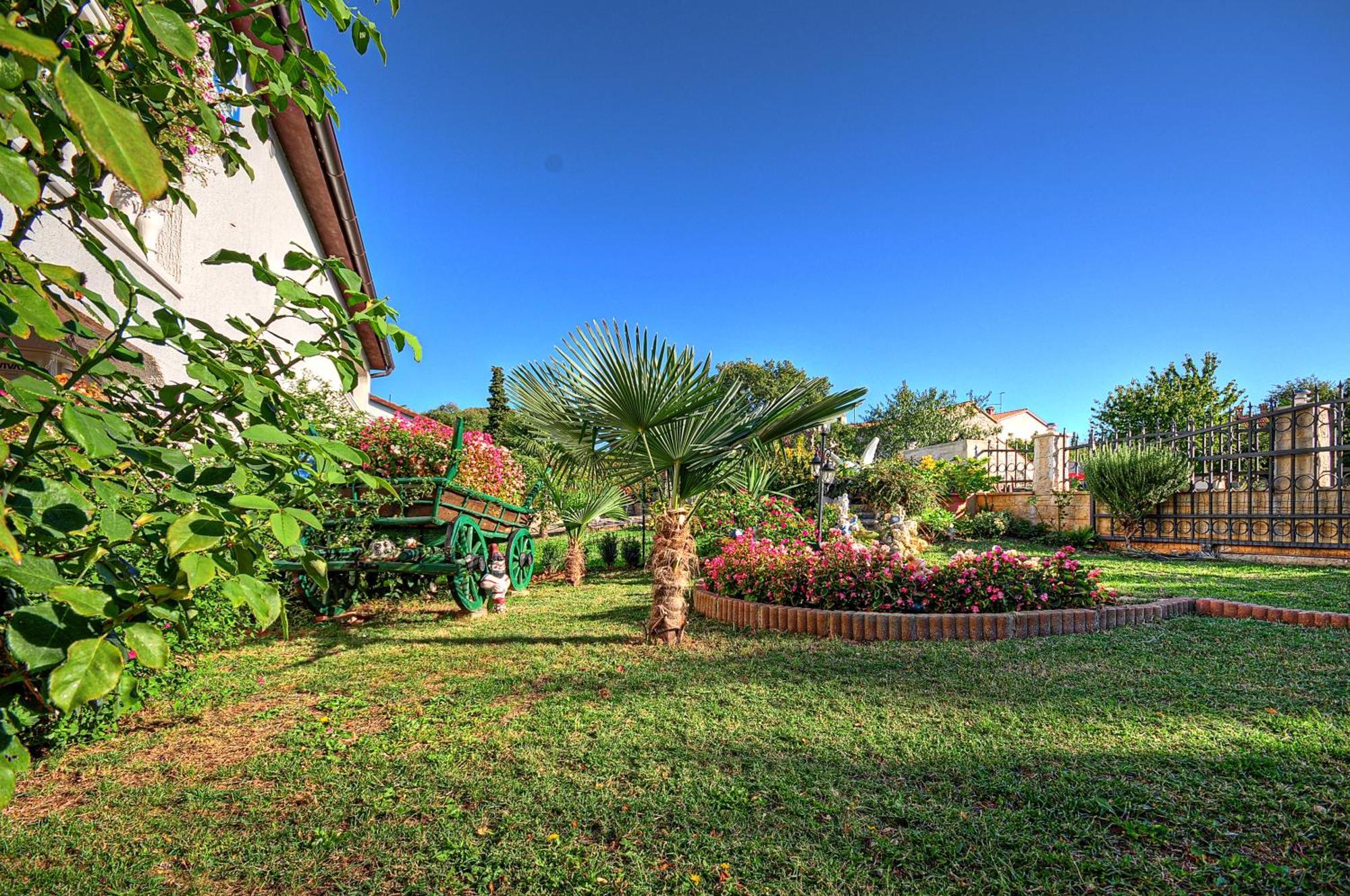 House Lucija Apartment Porec Exterior photo